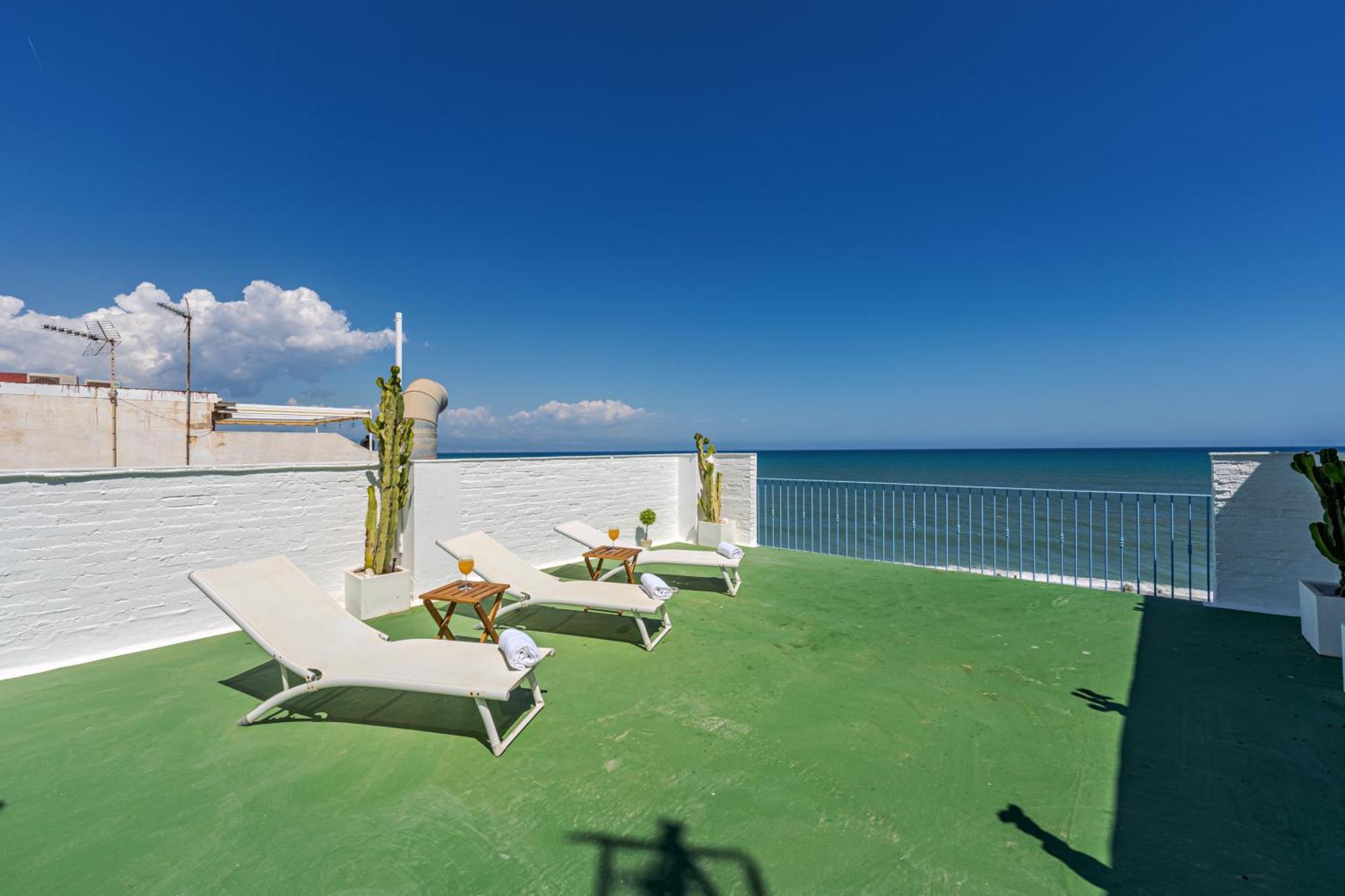 Carihuela - Beach & Sun Торремолинос Экстерьер фото