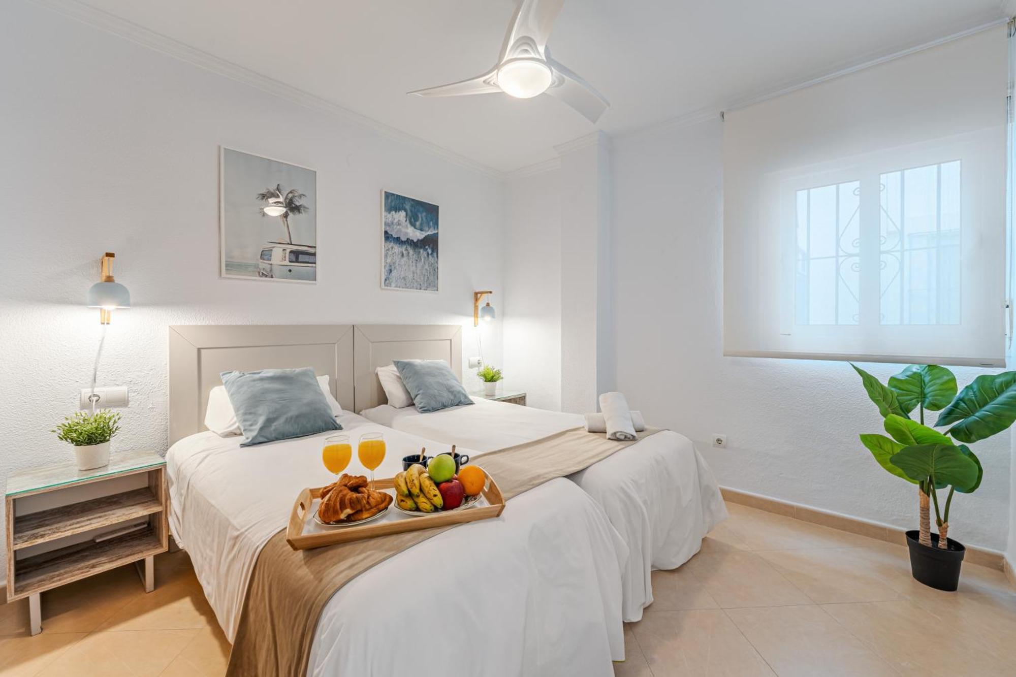 Carihuela - Beach & Sun Торремолинос Экстерьер фото